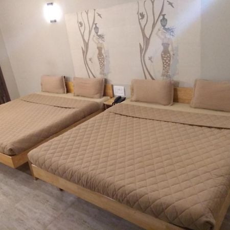 Rathna Square Villa Pollāchi Екстериор снимка