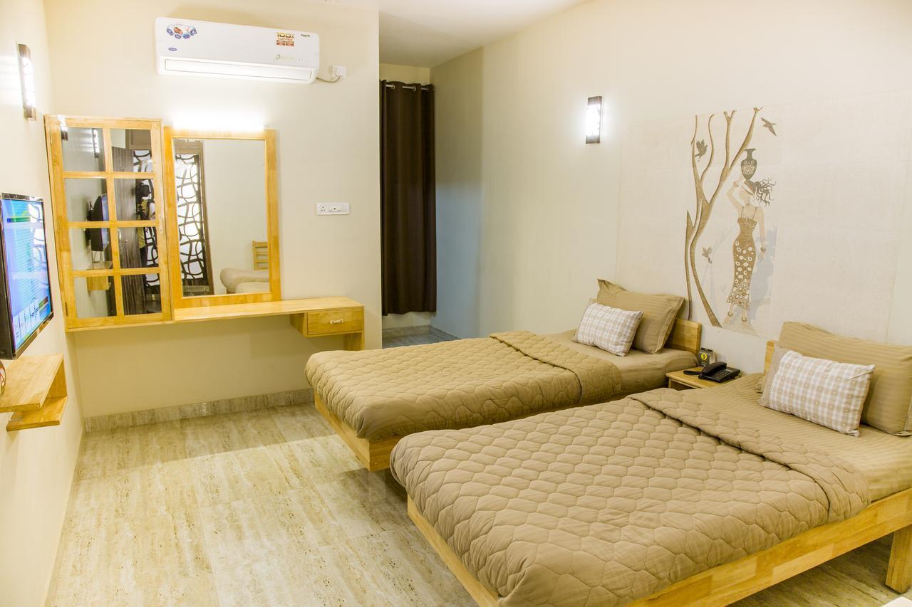 Rathna Square Villa Pollāchi Екстериор снимка