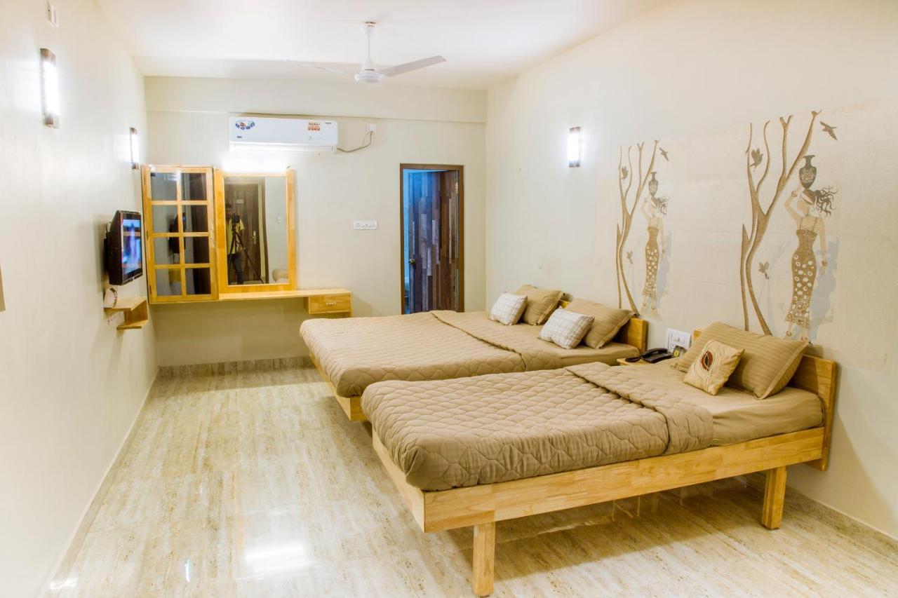 Rathna Square Villa Pollāchi Екстериор снимка
