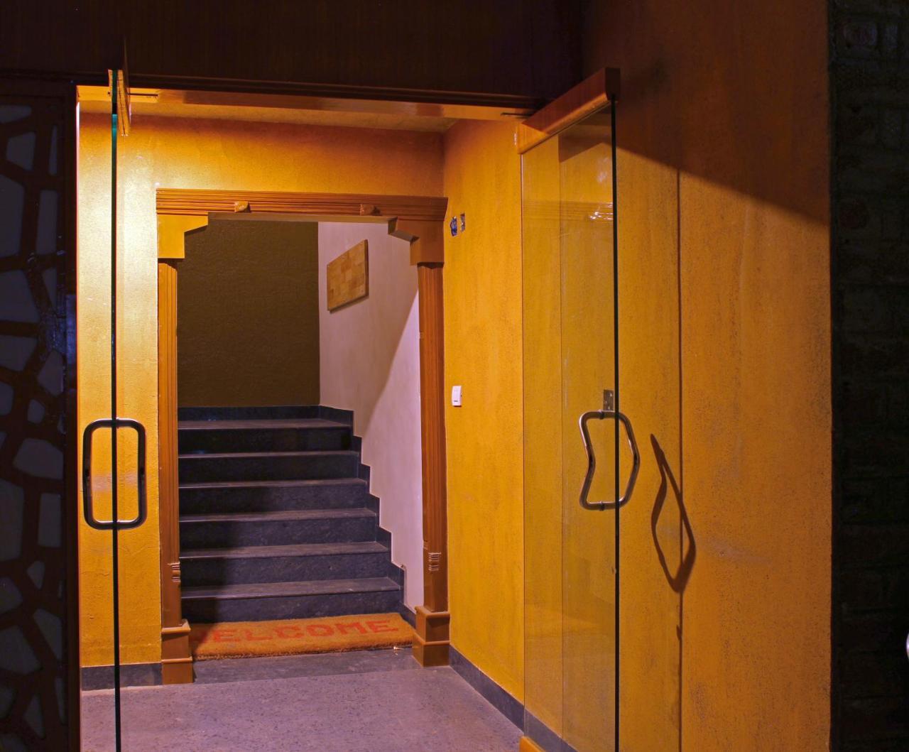 Rathna Square Villa Pollāchi Екстериор снимка