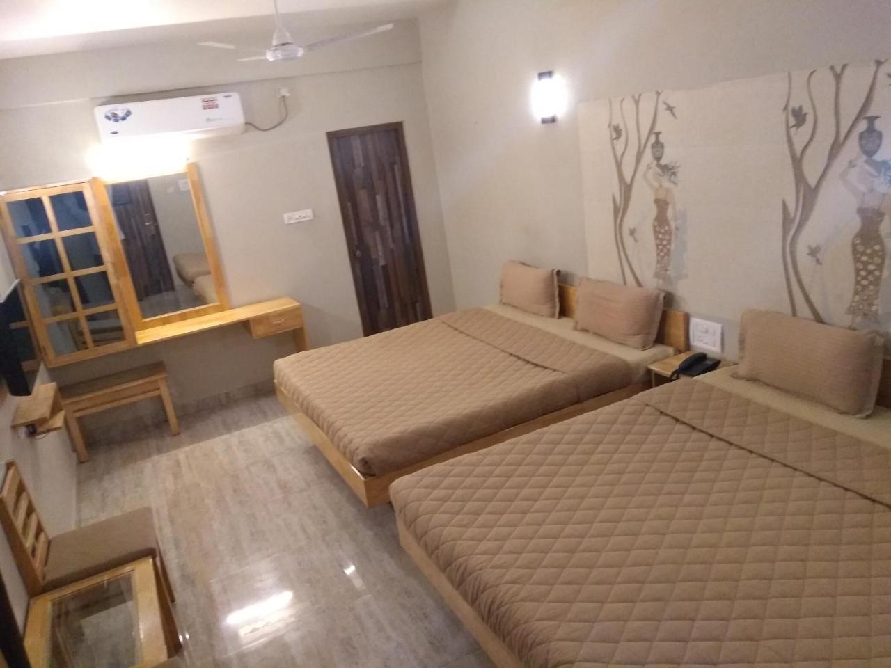 Rathna Square Villa Pollāchi Екстериор снимка