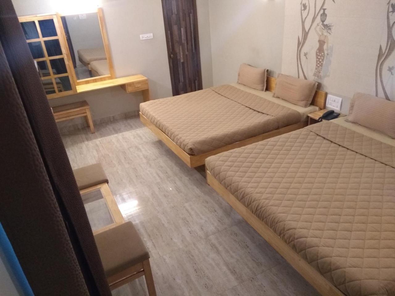 Rathna Square Villa Pollāchi Екстериор снимка