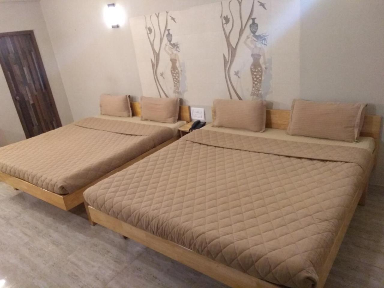 Rathna Square Villa Pollāchi Екстериор снимка